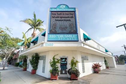 Photo of Smile Wide Dental: Universal Care Dental in Hawthorne