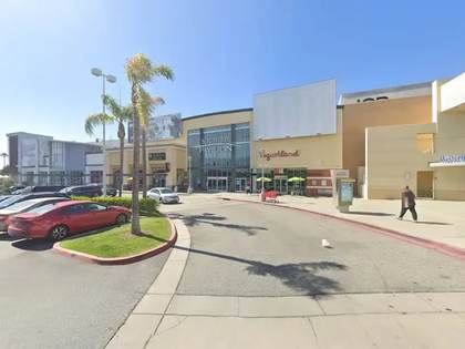 Street level view of the address for Dr. Woong Lee in Carson