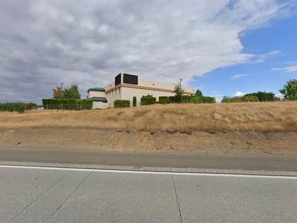 Street level view of the address for Dr. Lisa Cheung in Red Bluff