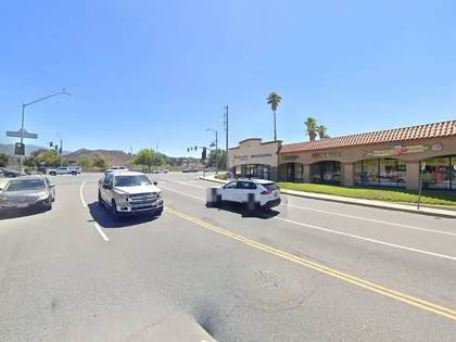 Street level view of the address for Dr. Lila Zarrinnam in Canyon Country