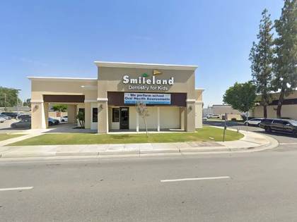 Street level view of the address for Dr. Saewon Oh in Bakersfield