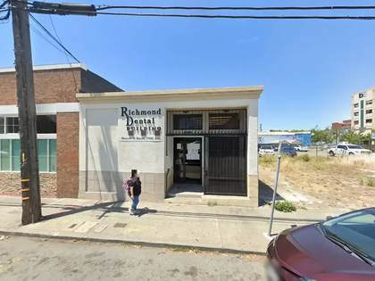 Street level view of the address for Dr. Chester Tin Low in Richmond